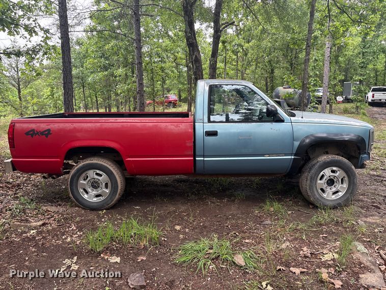 image for item EU5513 1988 Chevrolet GMT-400 pickup truck