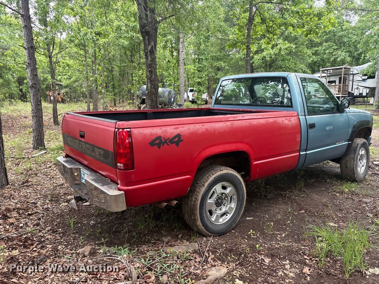 image for item EU5513 1988 Chevrolet GMT-400 pickup truck