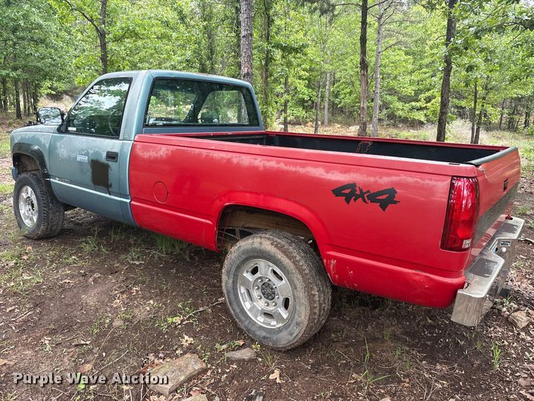 image for item EU5513 1988 Chevrolet GMT-400 pickup truck