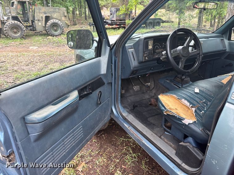 image for item EU5513 1988 Chevrolet GMT-400 pickup truck