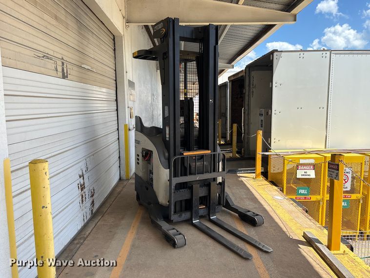image for item EU7487 2017 Crown RR5725-35 reach truck