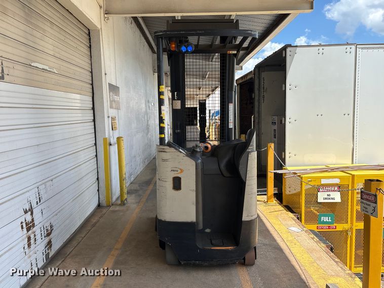 image for item EU7487 2017 Crown RR5725-35 reach truck