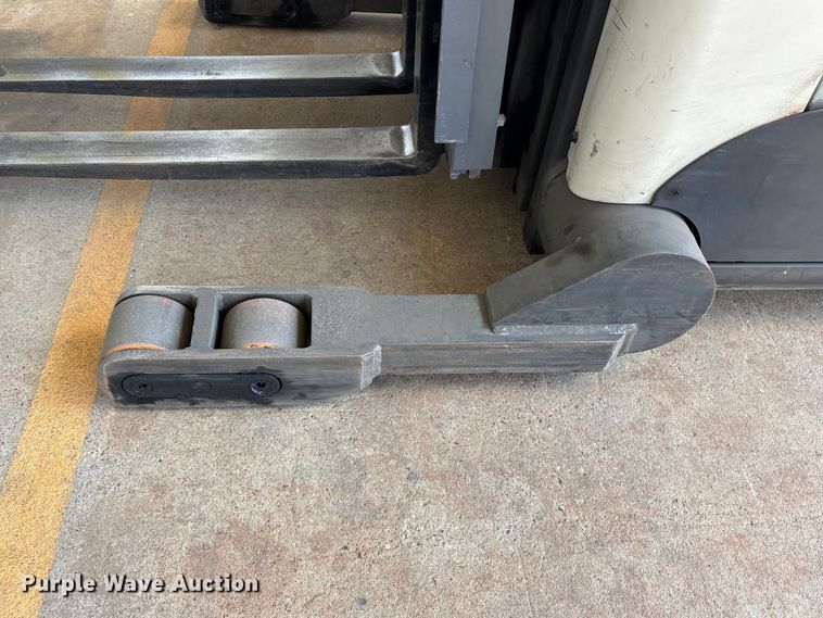 image for item EU7487 2017 Crown RR5725-35 reach truck