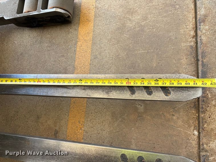 image for item EU7487 2017 Crown RR5725-35 reach truck