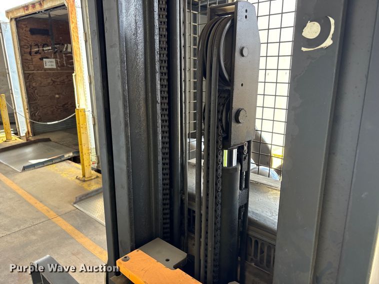 image for item EU7487 2017 Crown RR5725-35 reach truck