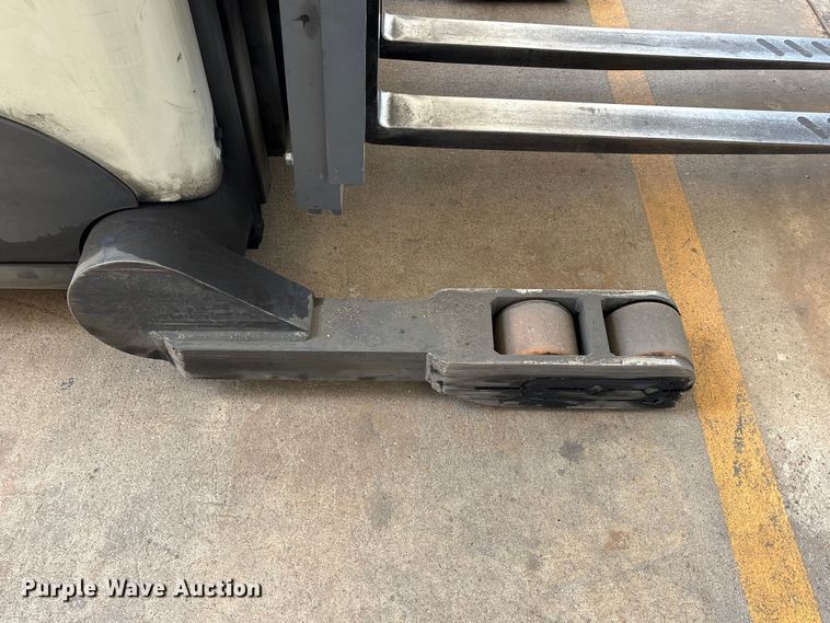 image for item EU7487 2017 Crown RR5725-35 reach truck