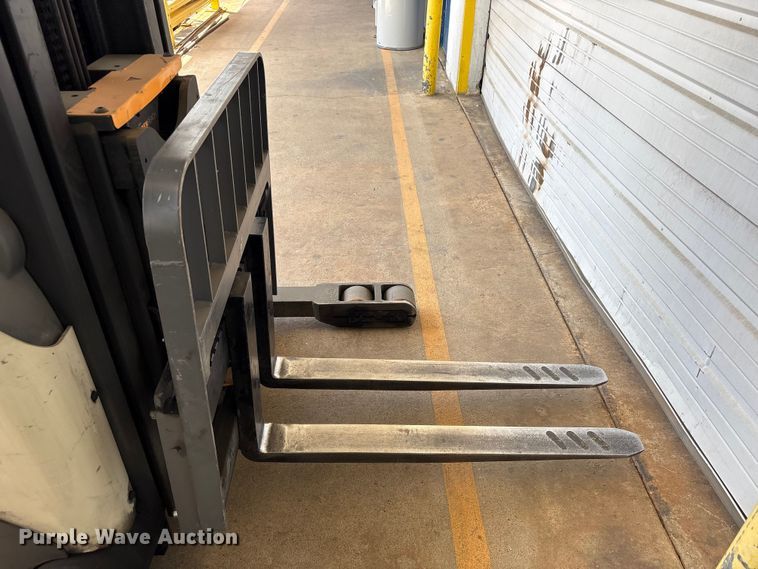 image for item EU7487 2017 Crown RR5725-35 reach truck