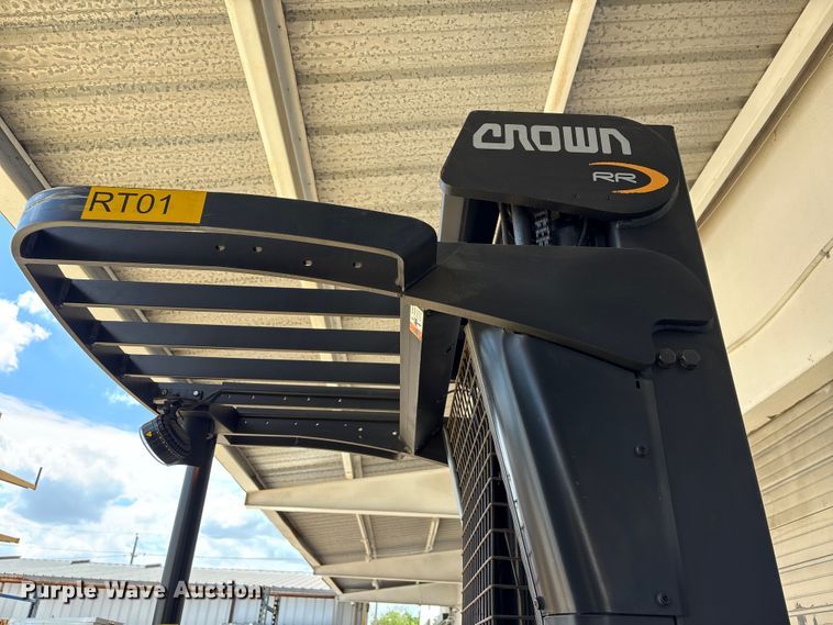 image for item EU7487 2017 Crown RR5725-35 reach truck