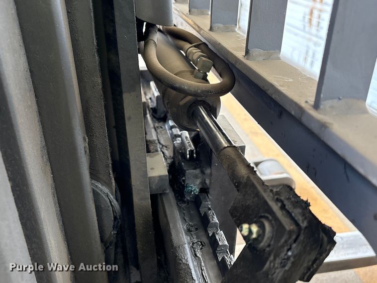 image for item EU7487 2017 Crown RR5725-35 reach truck