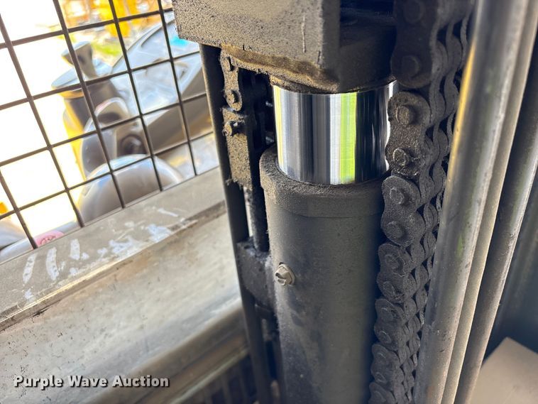 image for item EU7487 2017 Crown RR5725-35 reach truck