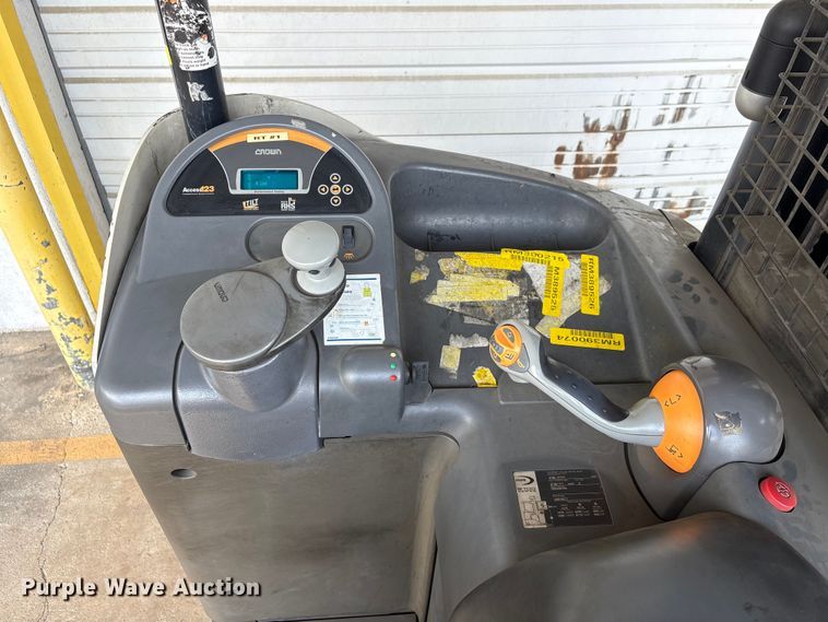 image for item EU7487 2017 Crown RR5725-35 reach truck
