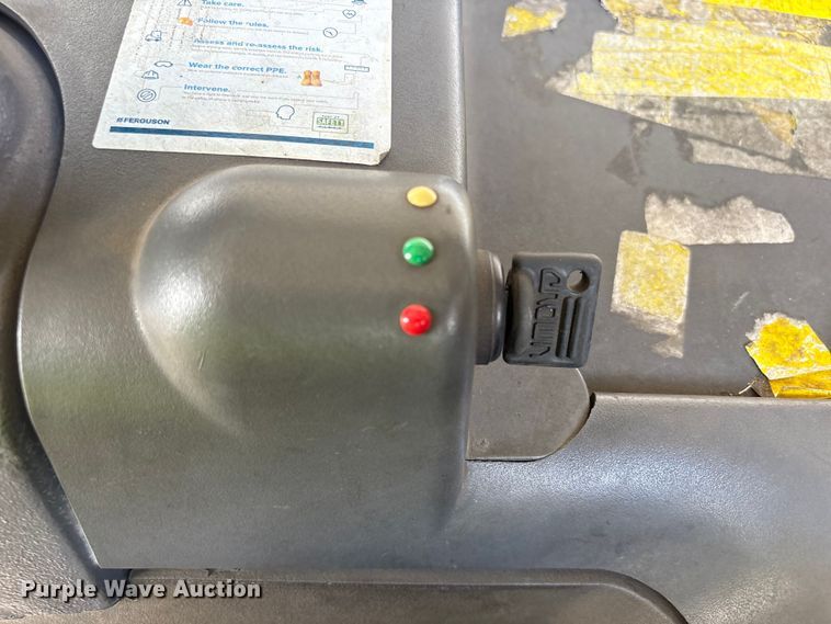 image for item EU7487 2017 Crown RR5725-35 reach truck