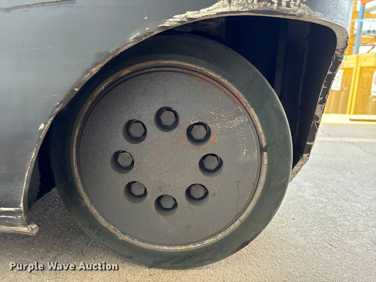 image for item EU7487 2017 Crown RR5725-35 reach truck