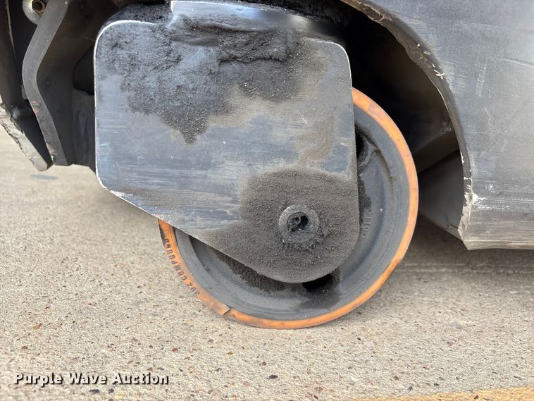 image for item EU7487 2017 Crown RR5725-35 reach truck