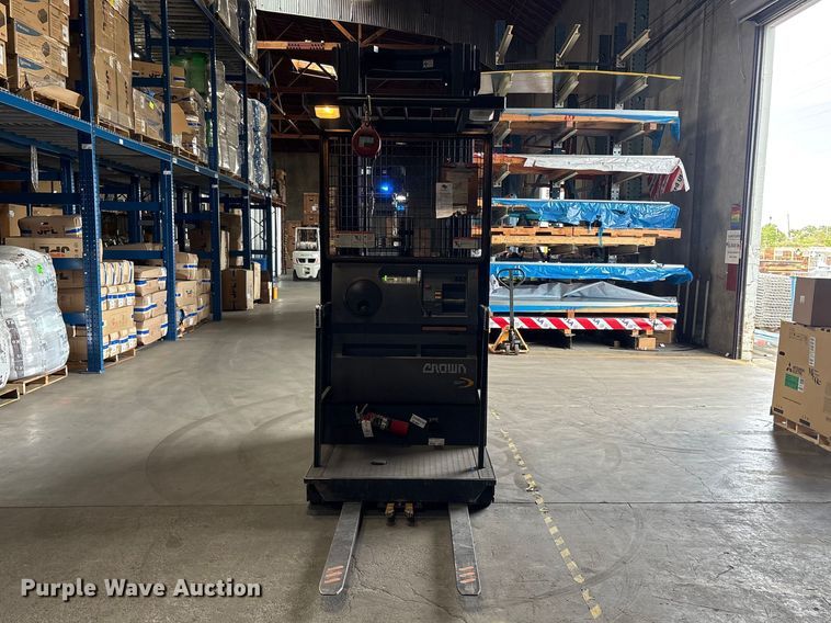 image for item EU8635 2016 Crown SP3520-30 order picker