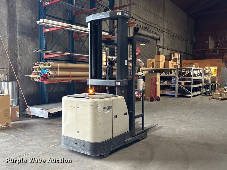 image for item EU8635 2016 Crown SP3520-30 order picker