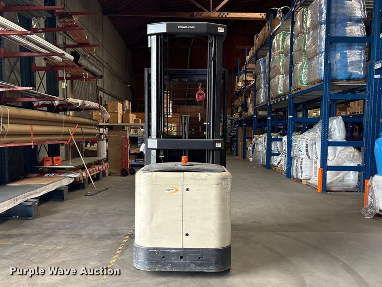 image for item EU8635 2016 Crown SP3520-30 order picker