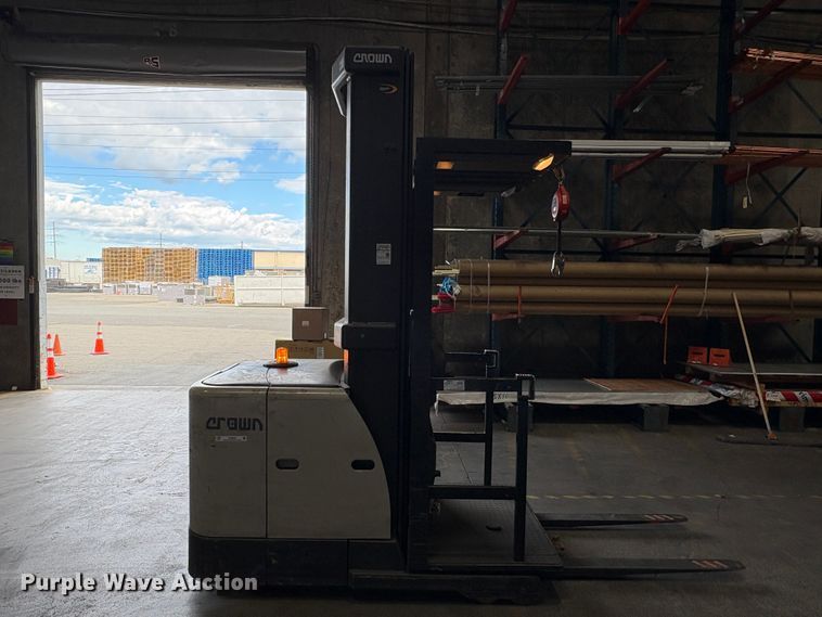 image for item EU8635 2016 Crown SP3520-30 order picker