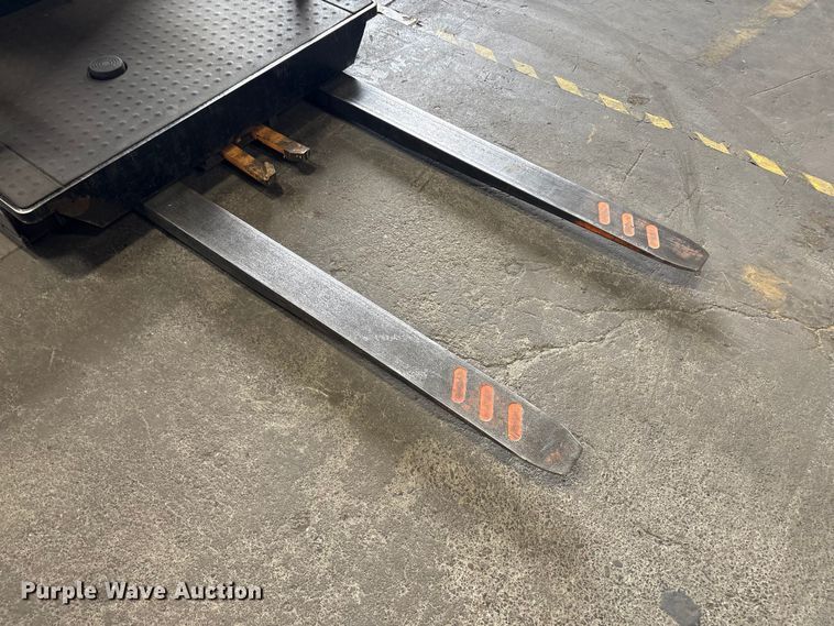 image for item EU8635 2016 Crown SP3520-30 order picker