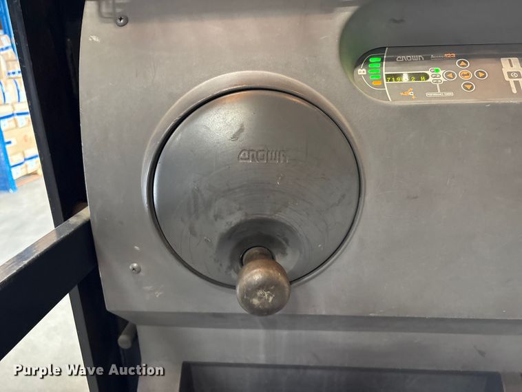 image for item EU8635 2016 Crown SP3520-30 order picker