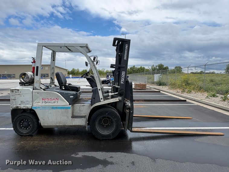 image for item EU8640 2013 Nissan PF90YLP forklift