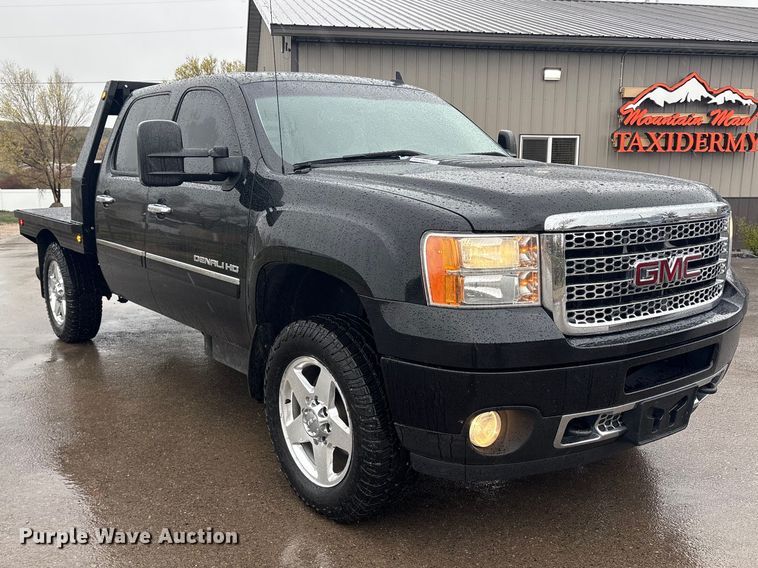 image for item EU8644 2012 GMC Sierra 2500HD Crew Cab flatbed pickup truck