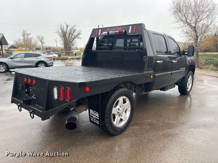 image for item EU8644 2012 GMC Sierra 2500HD Crew Cab flatbed pickup truck