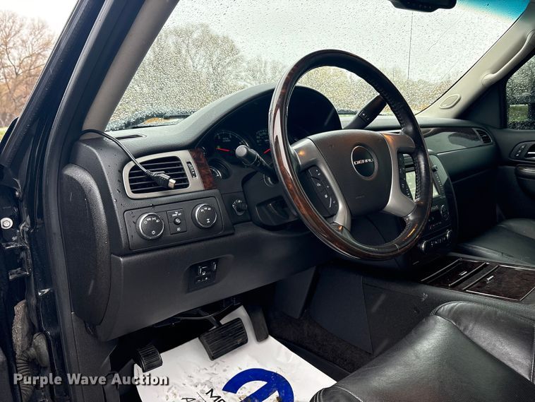 image for item EU8644 2012 GMC Sierra 2500HD Crew Cab flatbed pickup truck