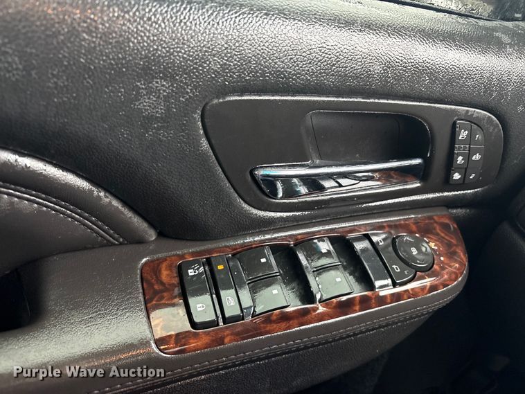 image for item EU8644 2012 GMC Sierra 2500HD Crew Cab flatbed pickup truck