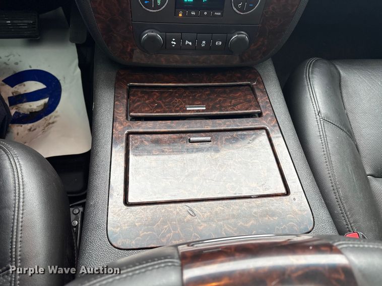 image for item EU8644 2012 GMC Sierra 2500HD Crew Cab flatbed pickup truck