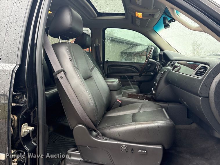 image for item EU8644 2012 GMC Sierra 2500HD Crew Cab flatbed pickup truck