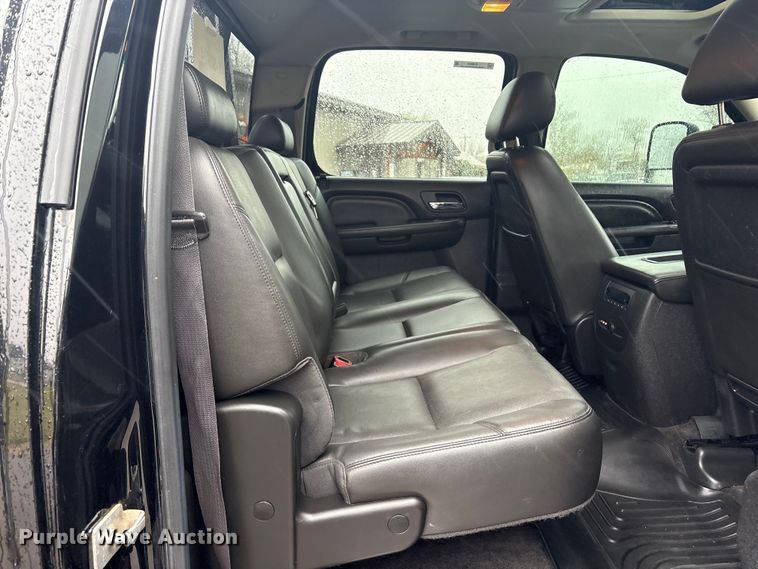 image for item EU8644 2012 GMC Sierra 2500HD Crew Cab flatbed pickup truck