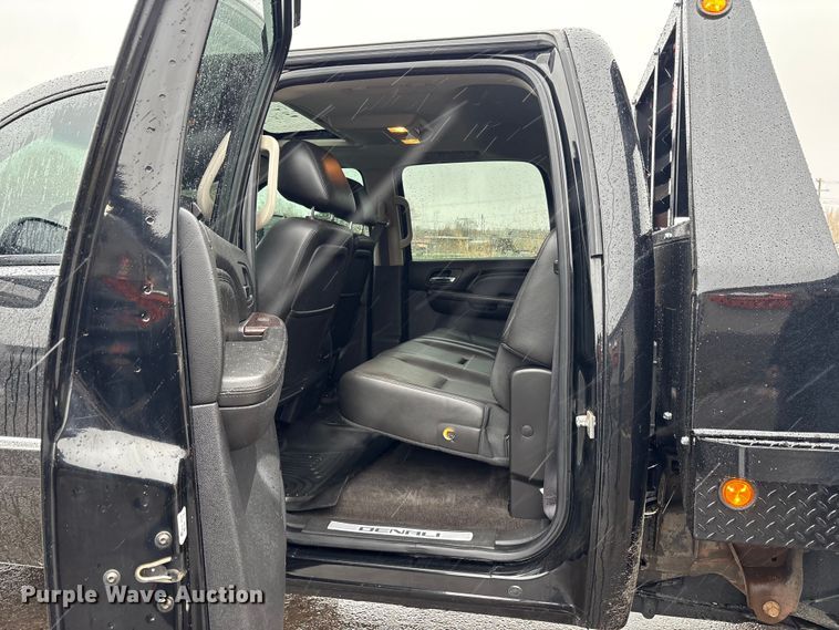 image for item EU8644 2012 GMC Sierra 2500HD Crew Cab flatbed pickup truck