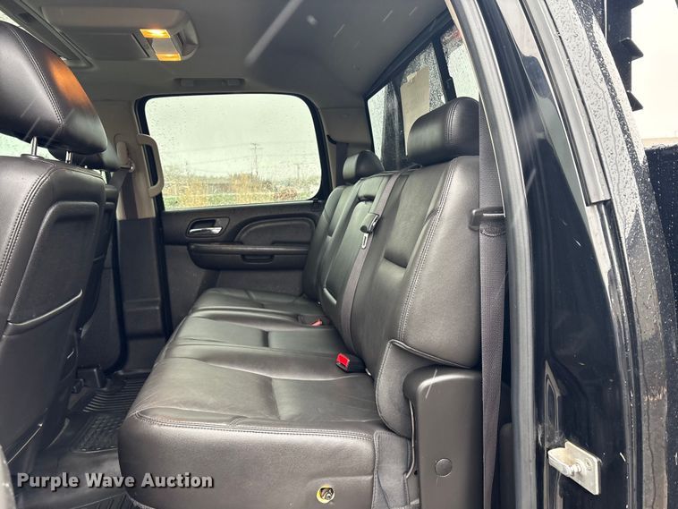 image for item EU8644 2012 GMC Sierra 2500HD Crew Cab flatbed pickup truck