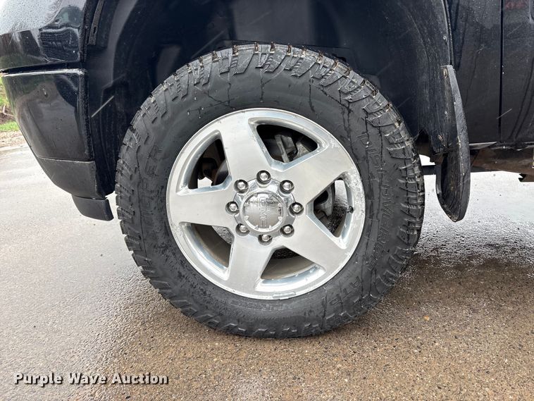 image for item EU8644 2012 GMC Sierra 2500HD Crew Cab flatbed pickup truck