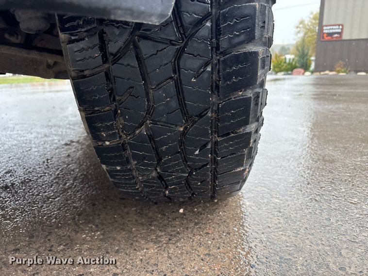 image for item EU8644 2012 GMC Sierra 2500HD Crew Cab flatbed pickup truck