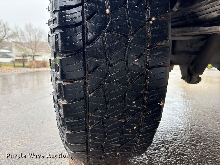 image for item EU8644 2012 GMC Sierra 2500HD Crew Cab flatbed pickup truck