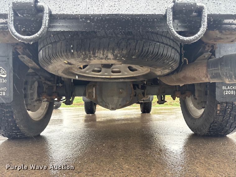 image for item EU8644 2012 GMC Sierra 2500HD Crew Cab flatbed pickup truck