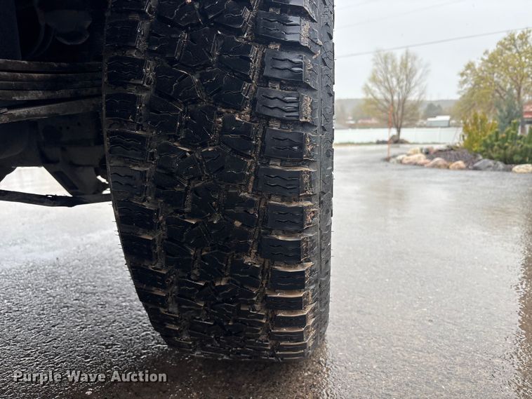 image for item EU8644 2012 GMC Sierra 2500HD Crew Cab flatbed pickup truck