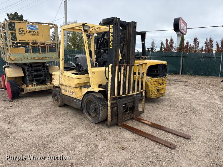 image for item EU8650 2001 Hyster H55XM forklift