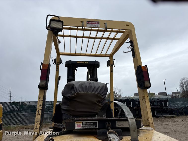 image for item EU8650 2001 Hyster H55XM forklift