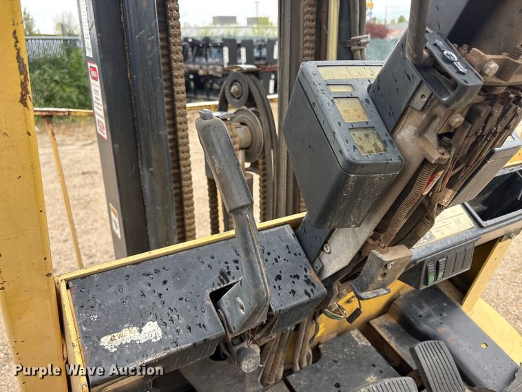 image for item EU8650 2001 Hyster H55XM forklift