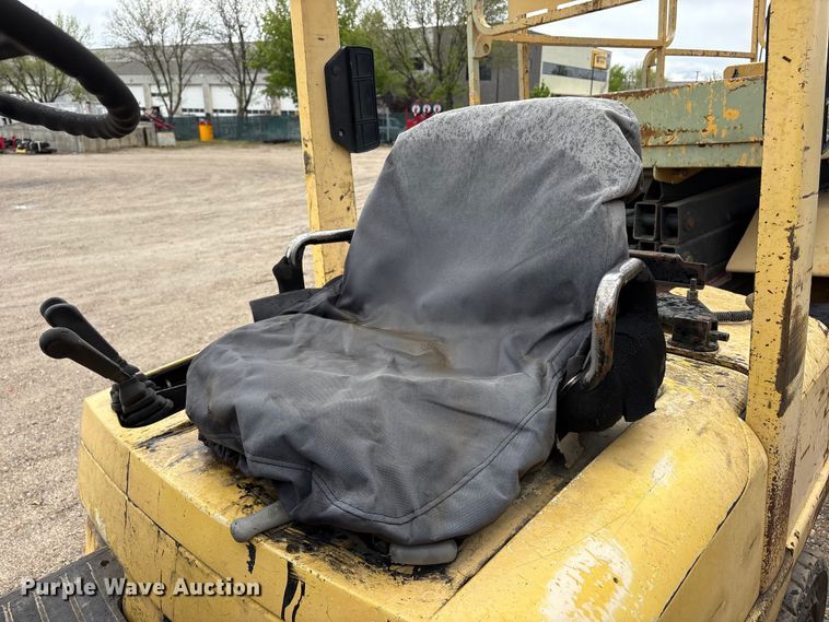image for item EU8650 2001 Hyster H55XM forklift