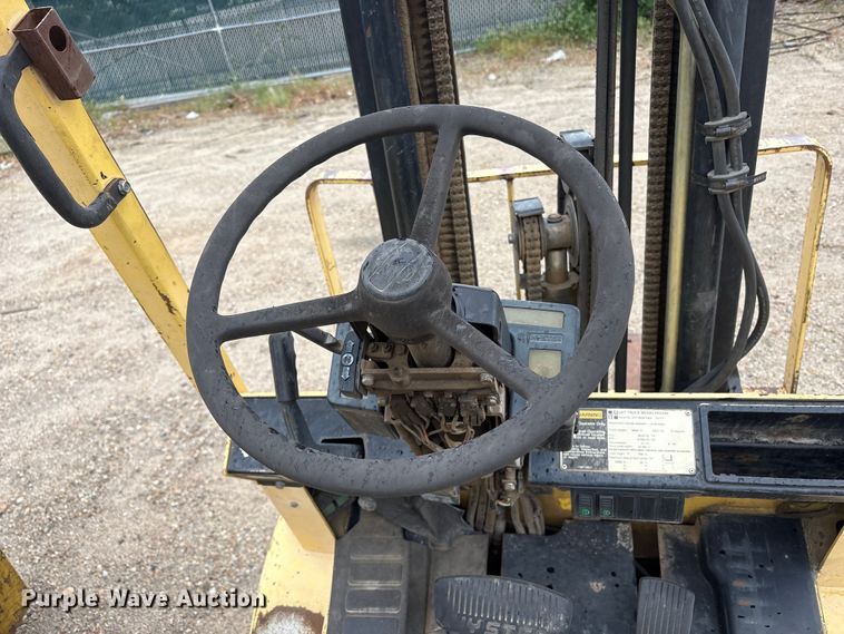 image for item EU8650 2001 Hyster H55XM forklift