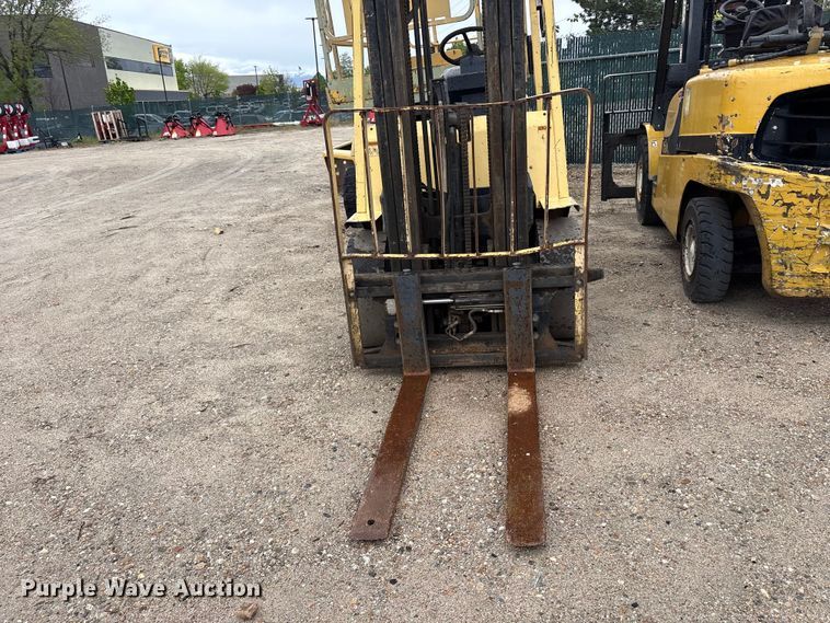 image for item EU8650 2001 Hyster H55XM forklift