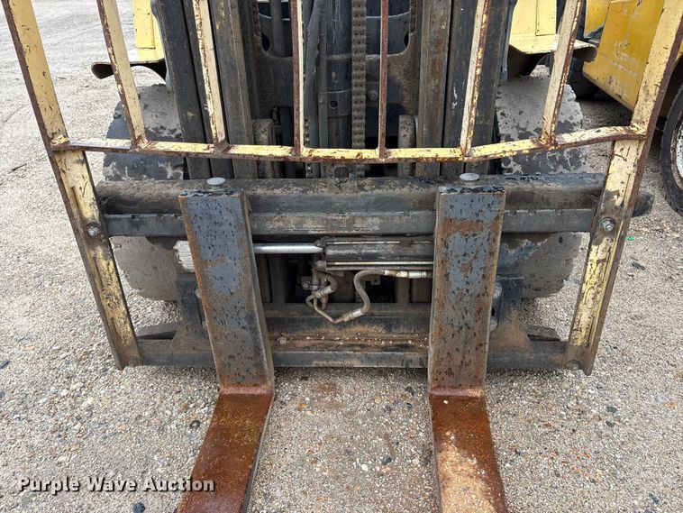 image for item EU8650 2001 Hyster H55XM forklift