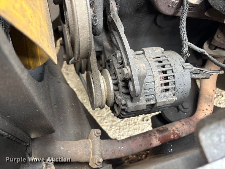 image for item EU8650 2001 Hyster H55XM forklift