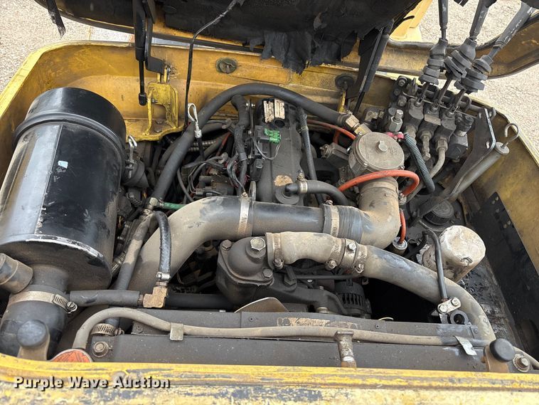 image for item EU8650 2001 Hyster H55XM forklift