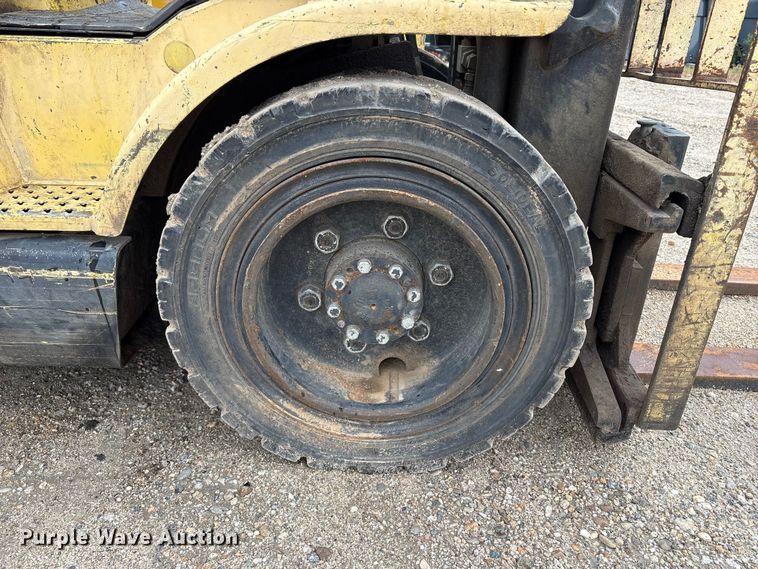 image for item EU8650 2001 Hyster H55XM forklift