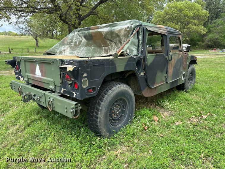 image for item EV2898 1988 AM General HMMWV SUV